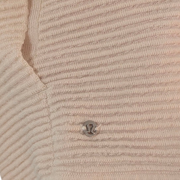 Lululemon Sit In Lotus Wrap II Angel Wing - Picture 9 of 11